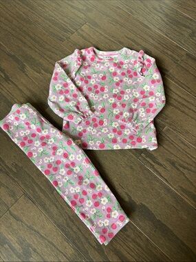 Boden berry & Daisy Print Ribbed Pajama Set